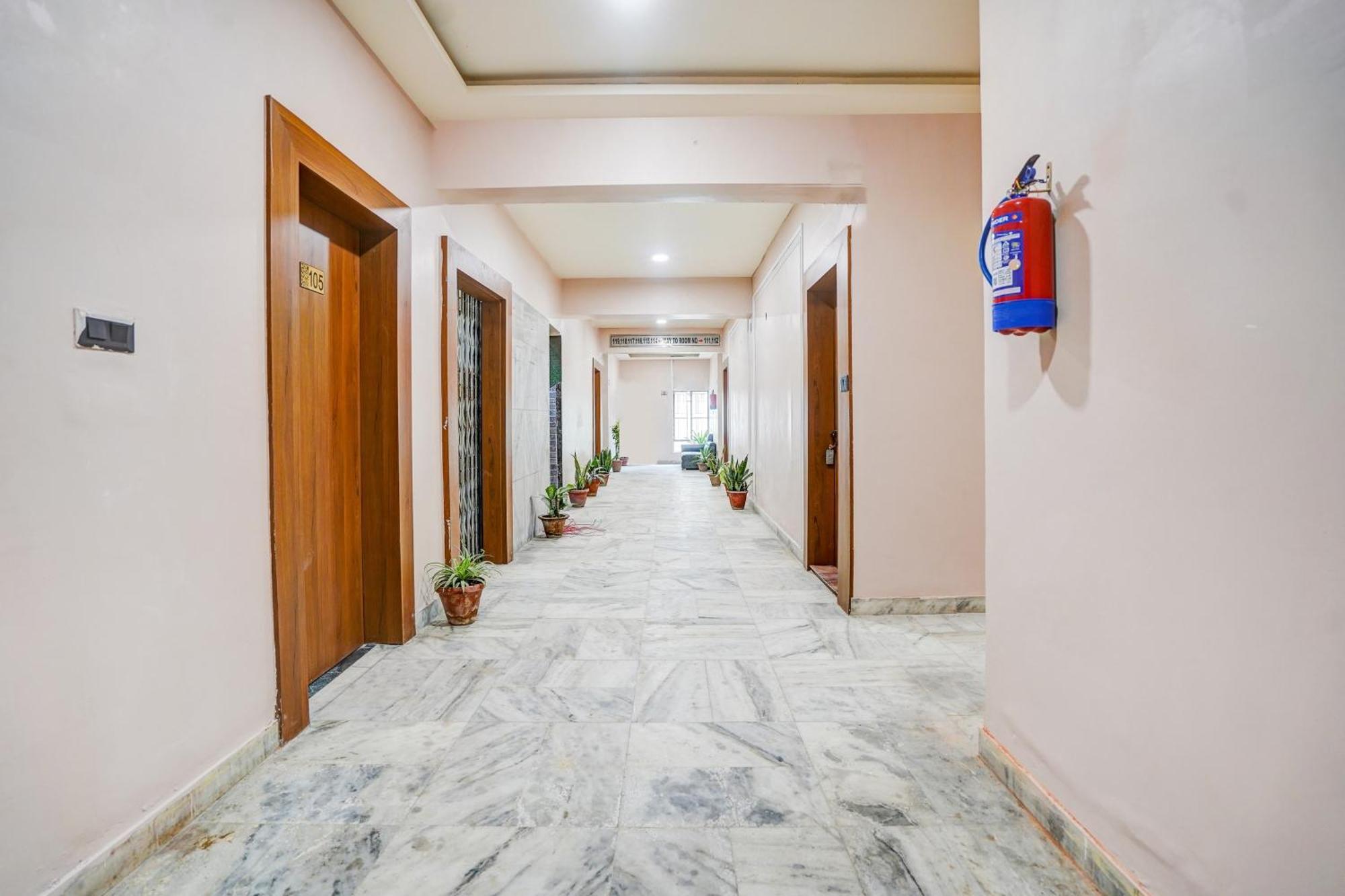 Super Collection O Ratan Lal Nagar Hotel Kanpur Bagian luar foto