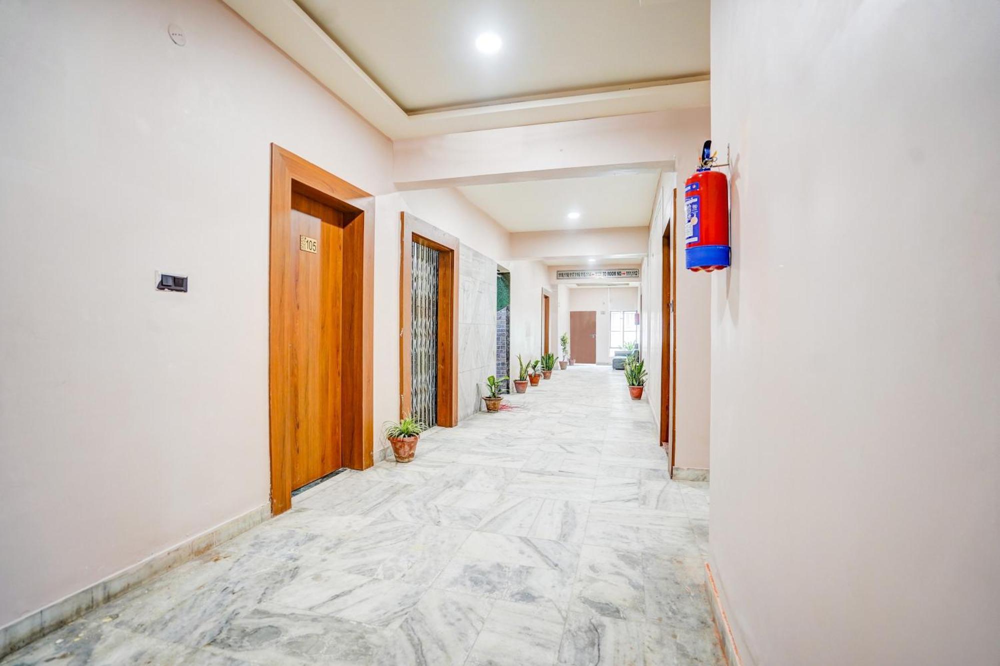Super Collection O Ratan Lal Nagar Hotel Kanpur Bagian luar foto