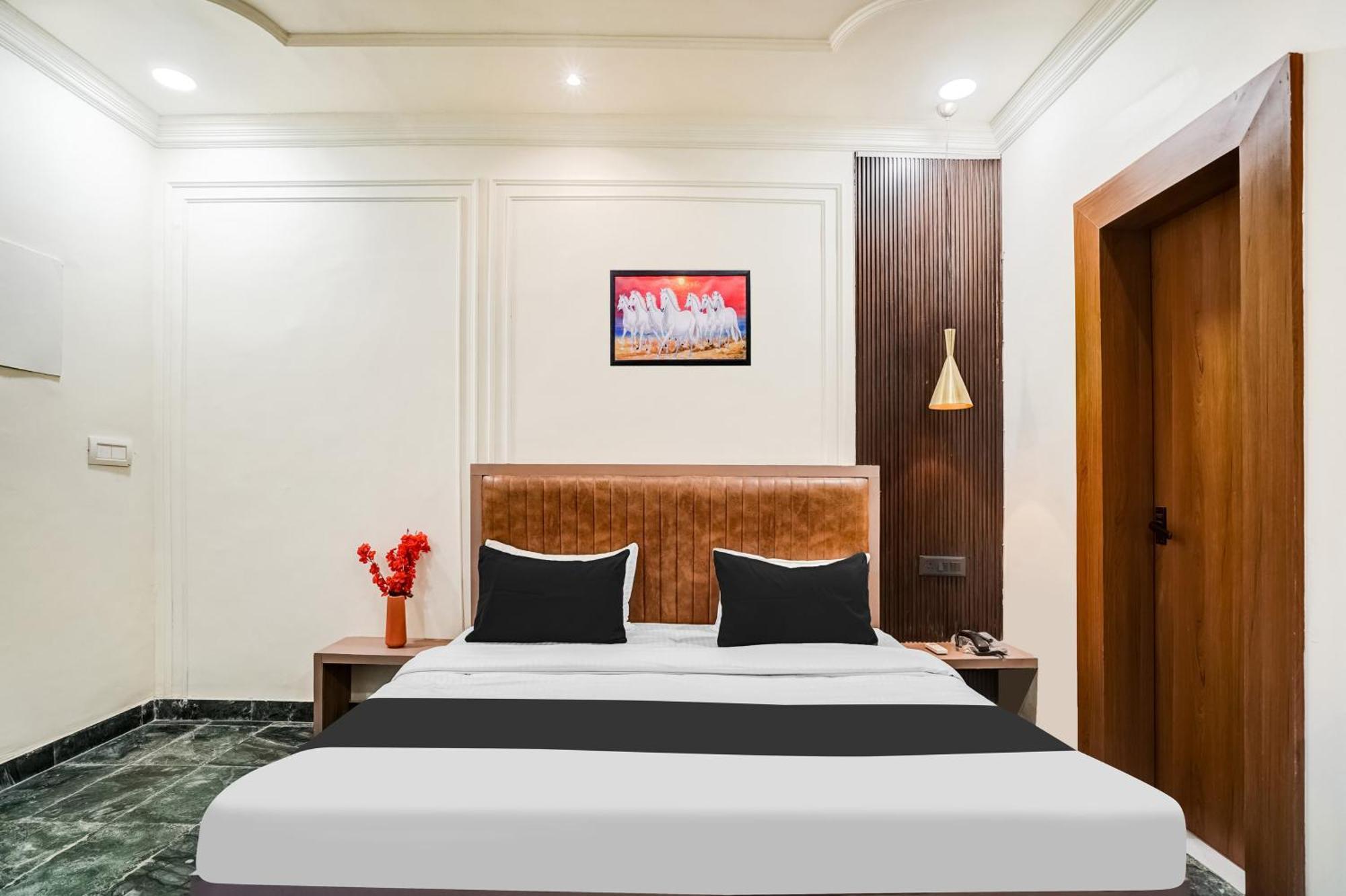 Super Collection O Ratan Lal Nagar Hotel Kanpur Bagian luar foto